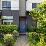 Deactivated- Rooftop Patio With Grill 2Br 3Ba Central, Walkable Location