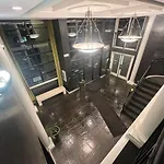 Cozy Downtown Condo Retreat With Space Needle View