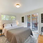 Seattle Vacation Home With Hot Tub 5 Mi To Downtown