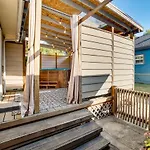 Seattle Vacation Home With Hot Tub 5 Mi To Downtown