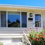 Scandi Boho Seattle Apartment, Walk To Waterfront!
