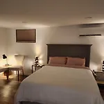 Homesmart: Cozy Charm Meets High-Tech In Prime Area