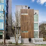 Newly Modern 2B2B Home Near Seatac - Golf Course
