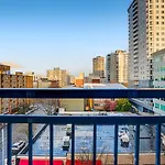 Penthouse Suite Downtown, Top Floor 4 Beds, 2Baths