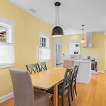Phinney\'S Newest Family House With Bbq