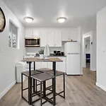 Rainier Guesthouse Private Rooms - Walk To Metro
