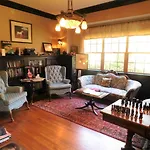 Bacon Mansion Bed And Breakfast