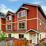 Super Spacious Modern Townhome
