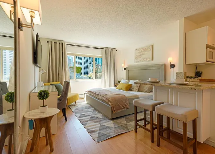 Luxury Downtown Studio King Bed City View
