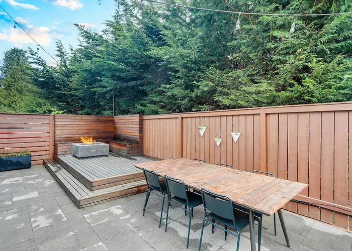 Queen Anne Apartment With Patio Walk To Restaurants