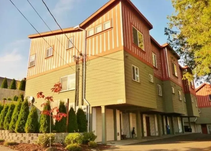 Vibrant Living In Harmony, Unit C