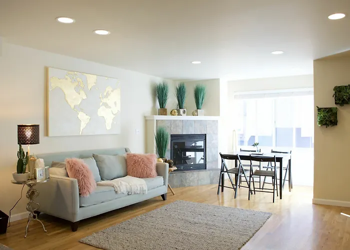 Super Spacious Modern Townhome