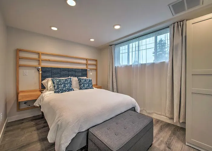 Sleek Modern Home With Patio, 8 Mi To Dtwn Seattle!