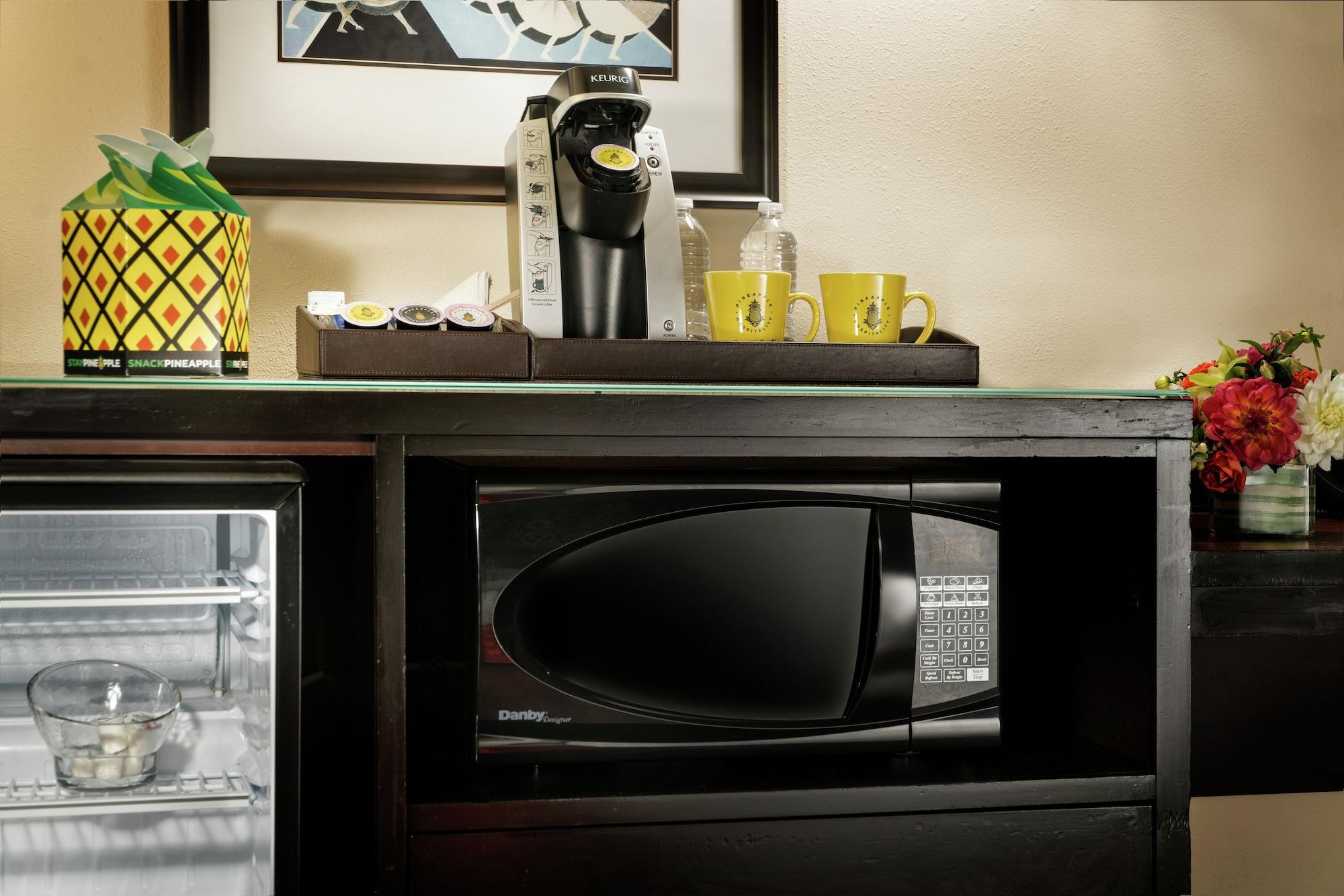 Staypineapple, The Maxwell Hotel, Center Seattle