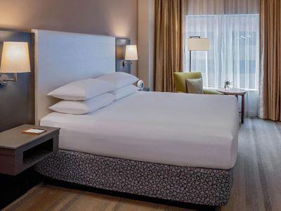 Hotel Hyatt At Olive 8