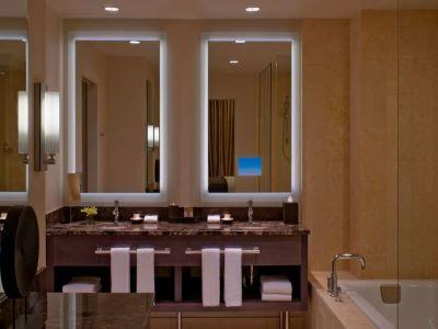 Hotel Hyatt At Olive 8