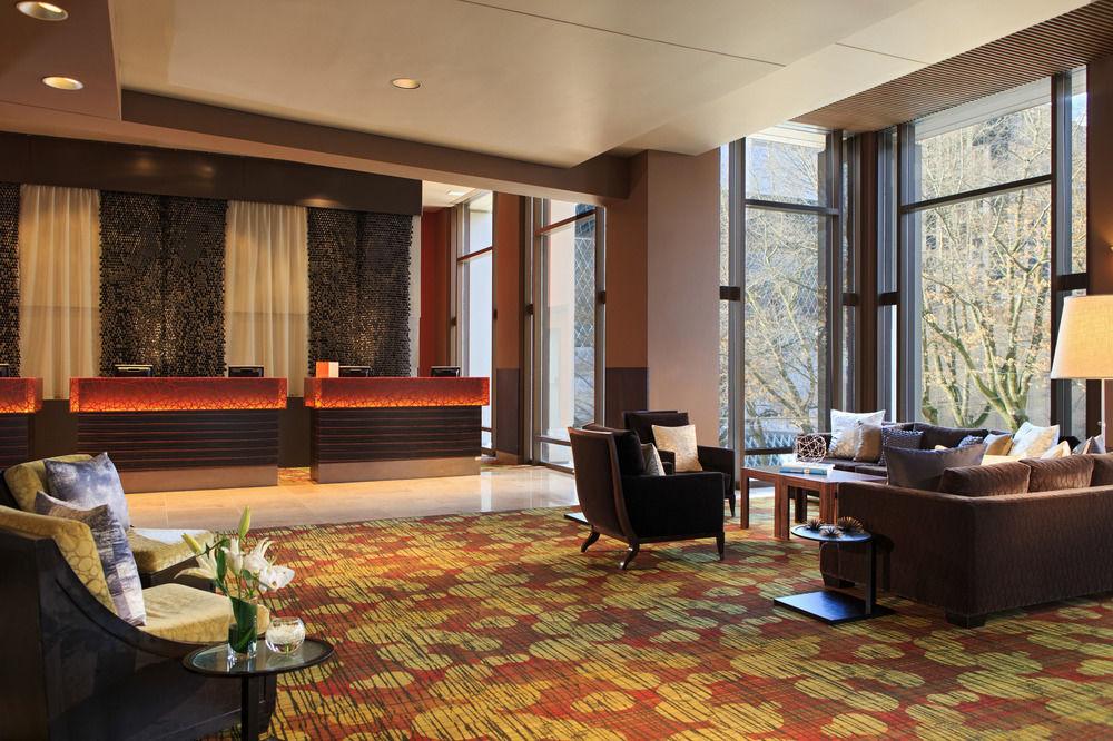Renaissance Hotel 4*