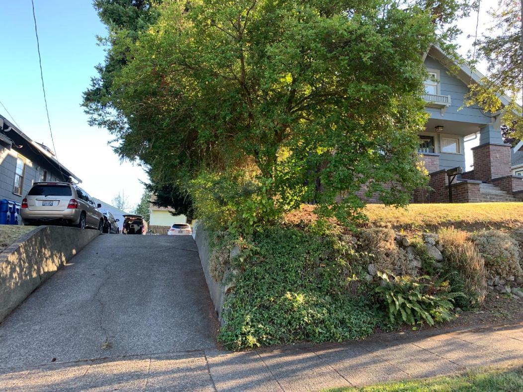 Private 3 Bedrooms&living Near U-district Seattle