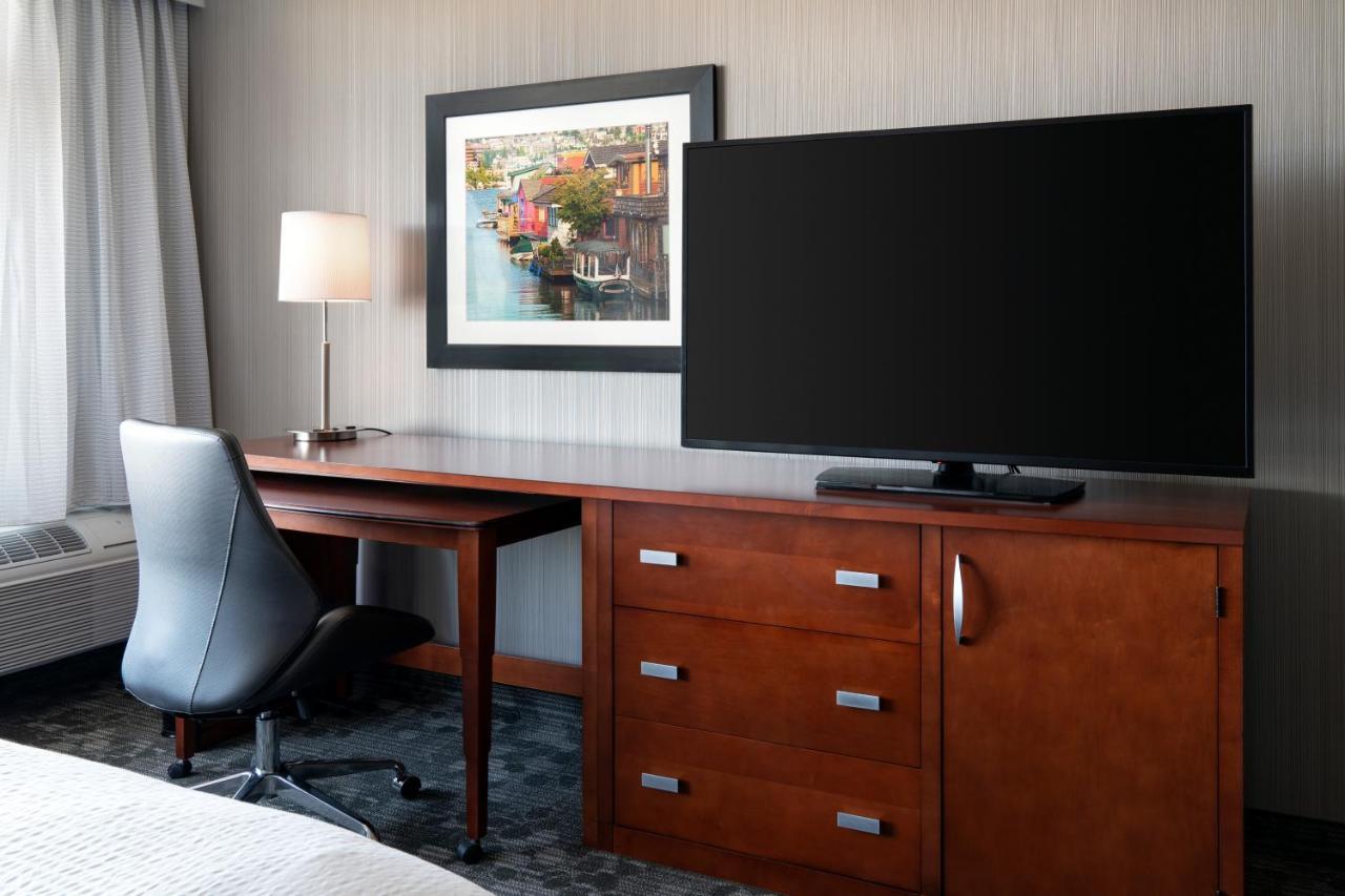 Courtyard Downtown/lake Union 3*