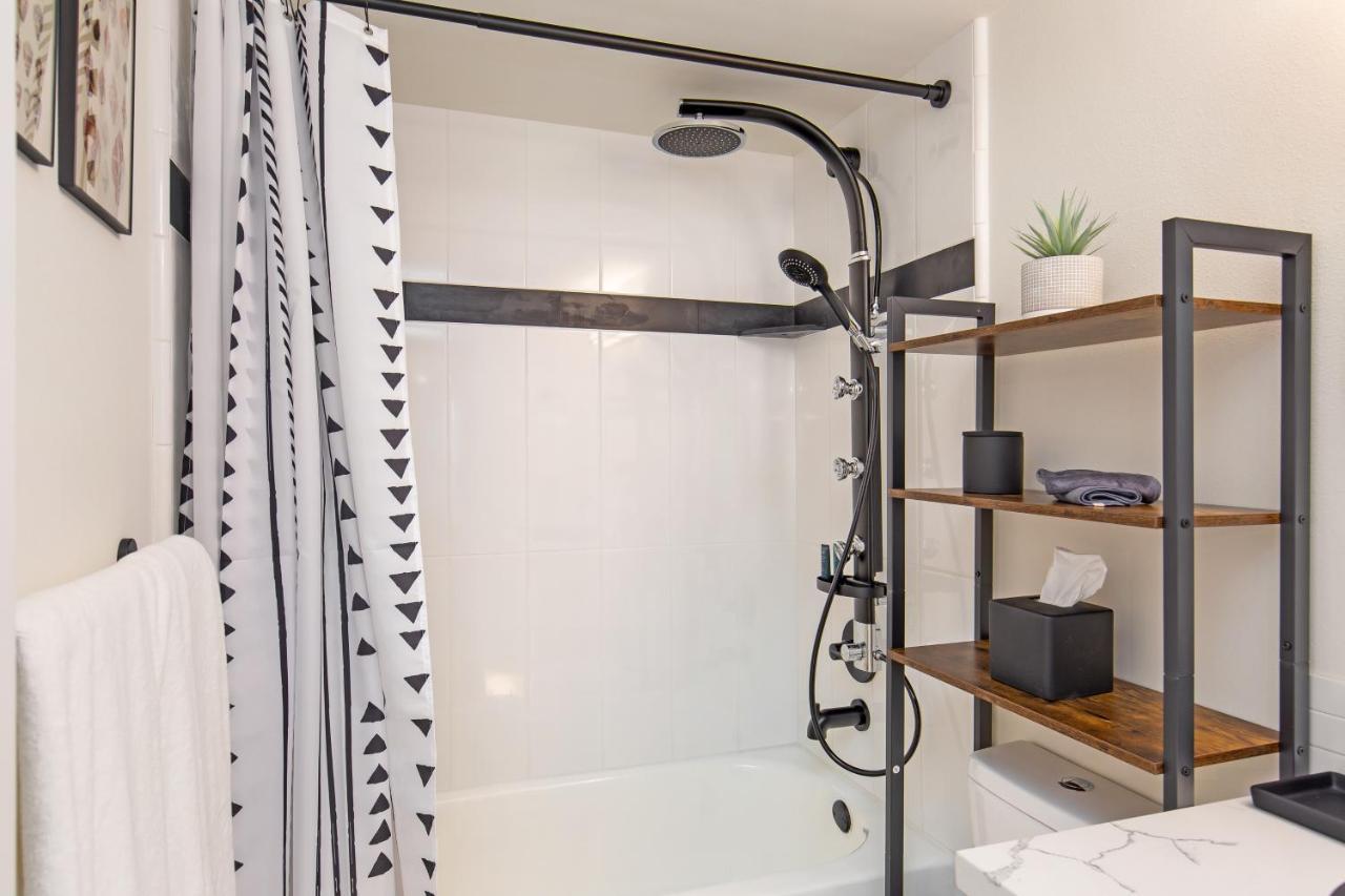 Madison Park With Outdoor Private Garden And Grill 1br 1ba * Seattle