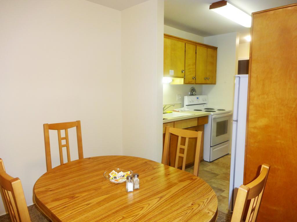 University Suites Hotel