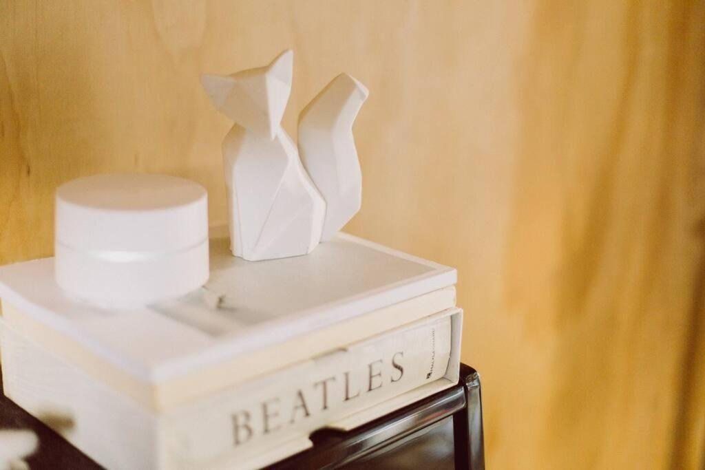 Greenwood Piano Studio Apartment *