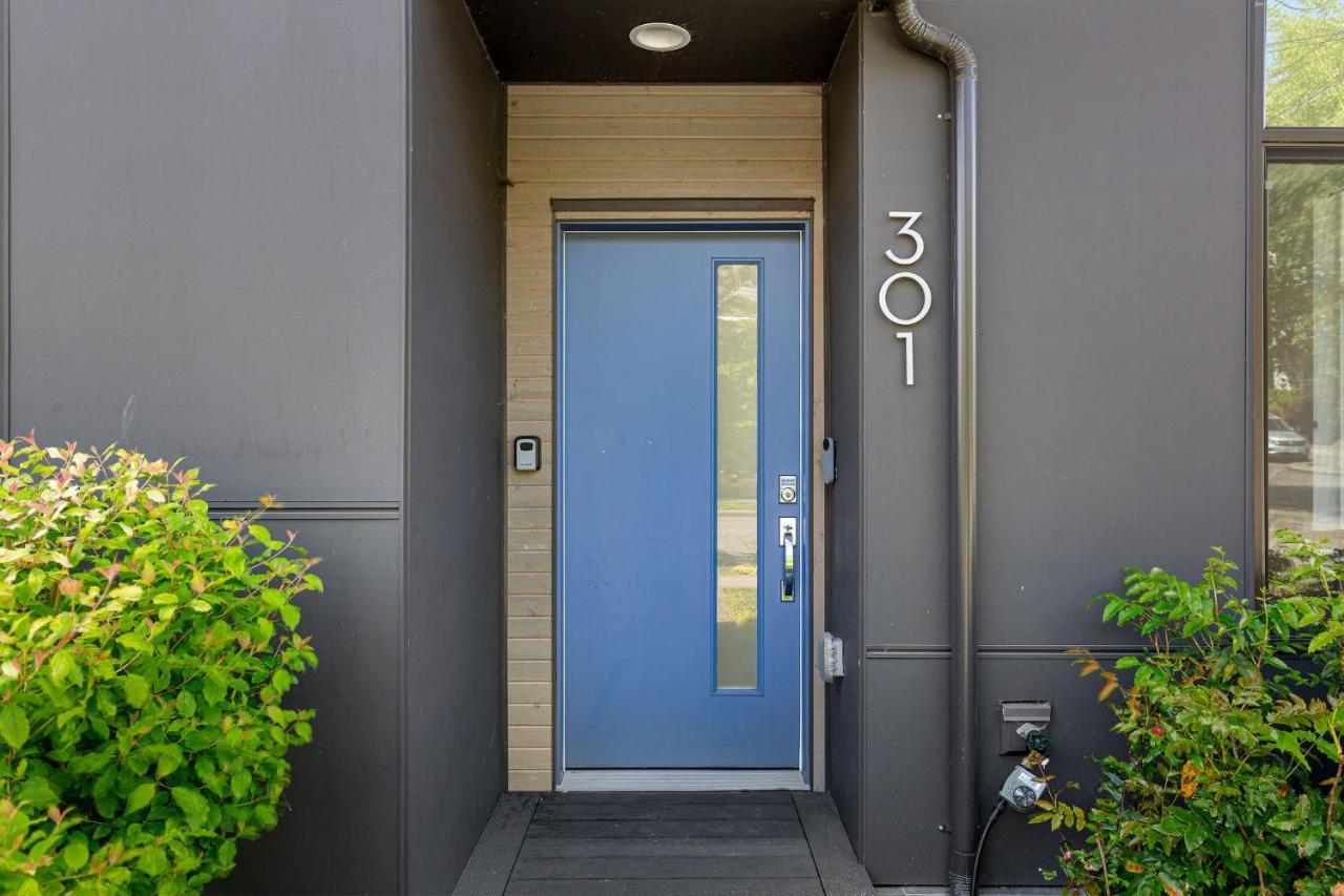 Deactivated- Rooftop Patio With Grill 2br 3ba Central, Walkable Location Seattle