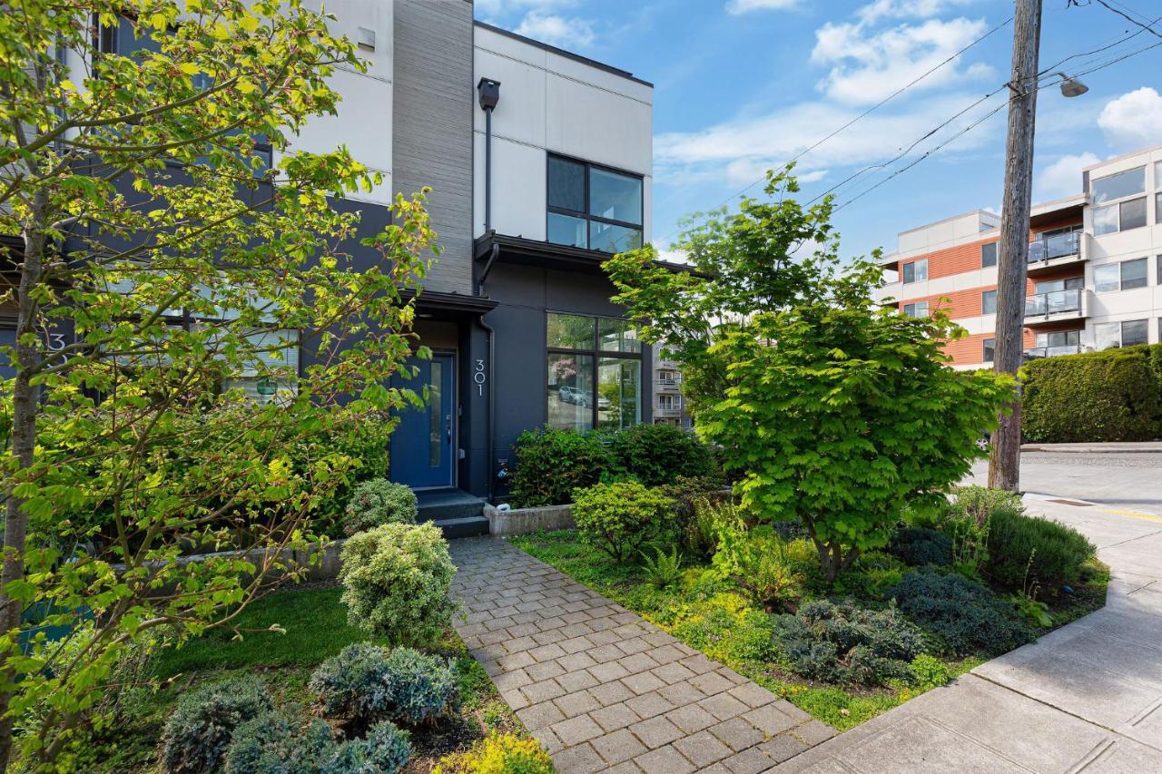 Holiday home Deactivated- Rooftop Patio With Grill 2br 3ba Central, Walkable Location