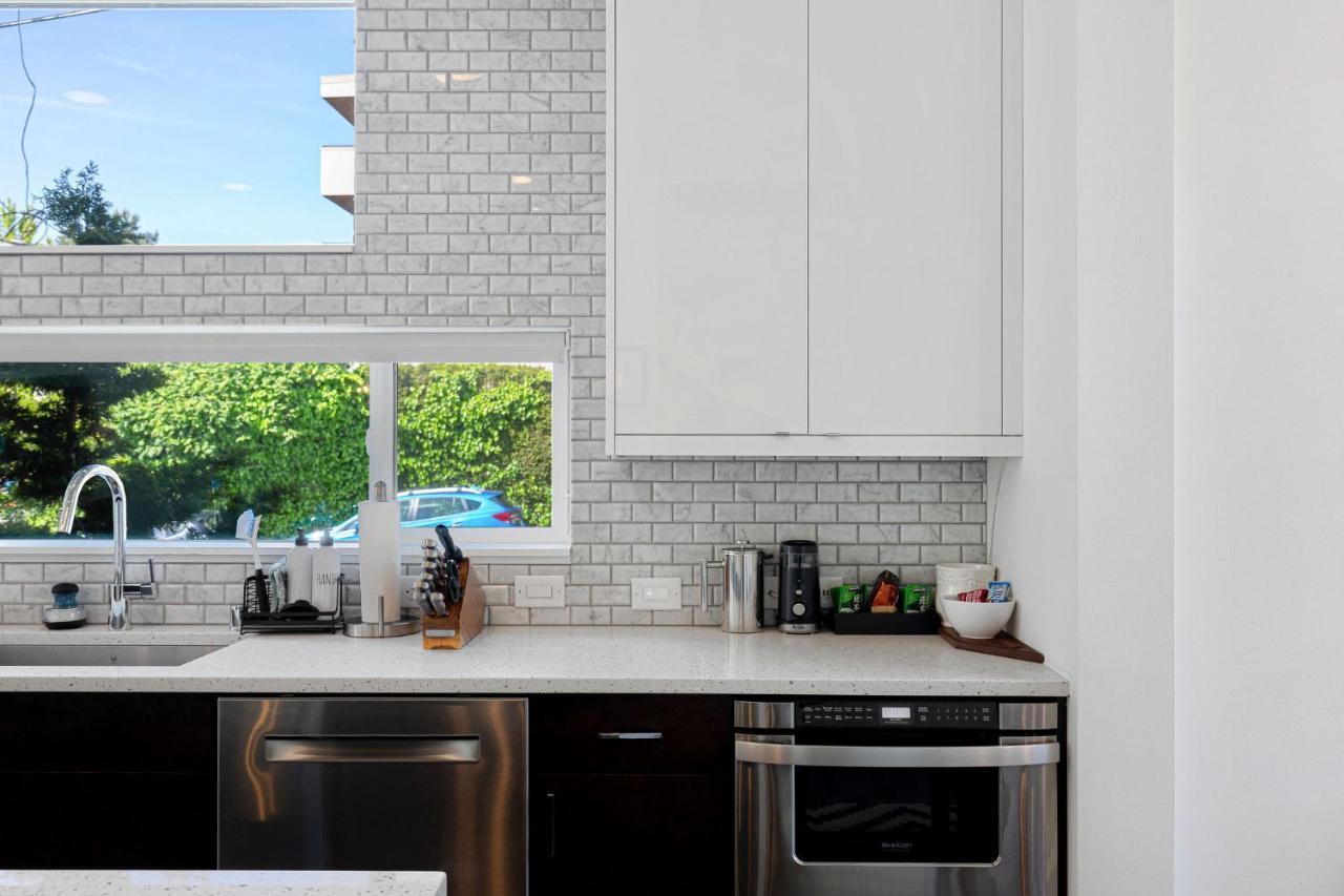 Deactivated- Rooftop Patio With Grill 2br 3ba Central, Walkable Location Holiday home *