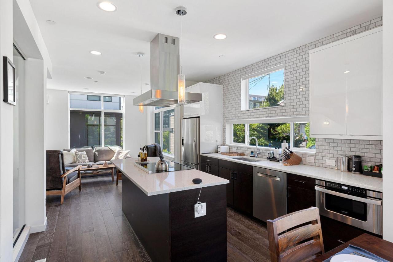 Deactivated- Rooftop Patio With Grill 2br 3ba Central, Walkable Location Holiday home Seattle