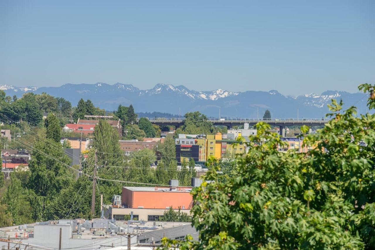 5 Min To Downtown Seattle! 3br & 2ba Cozy Townhome Townhouse Holiday home *