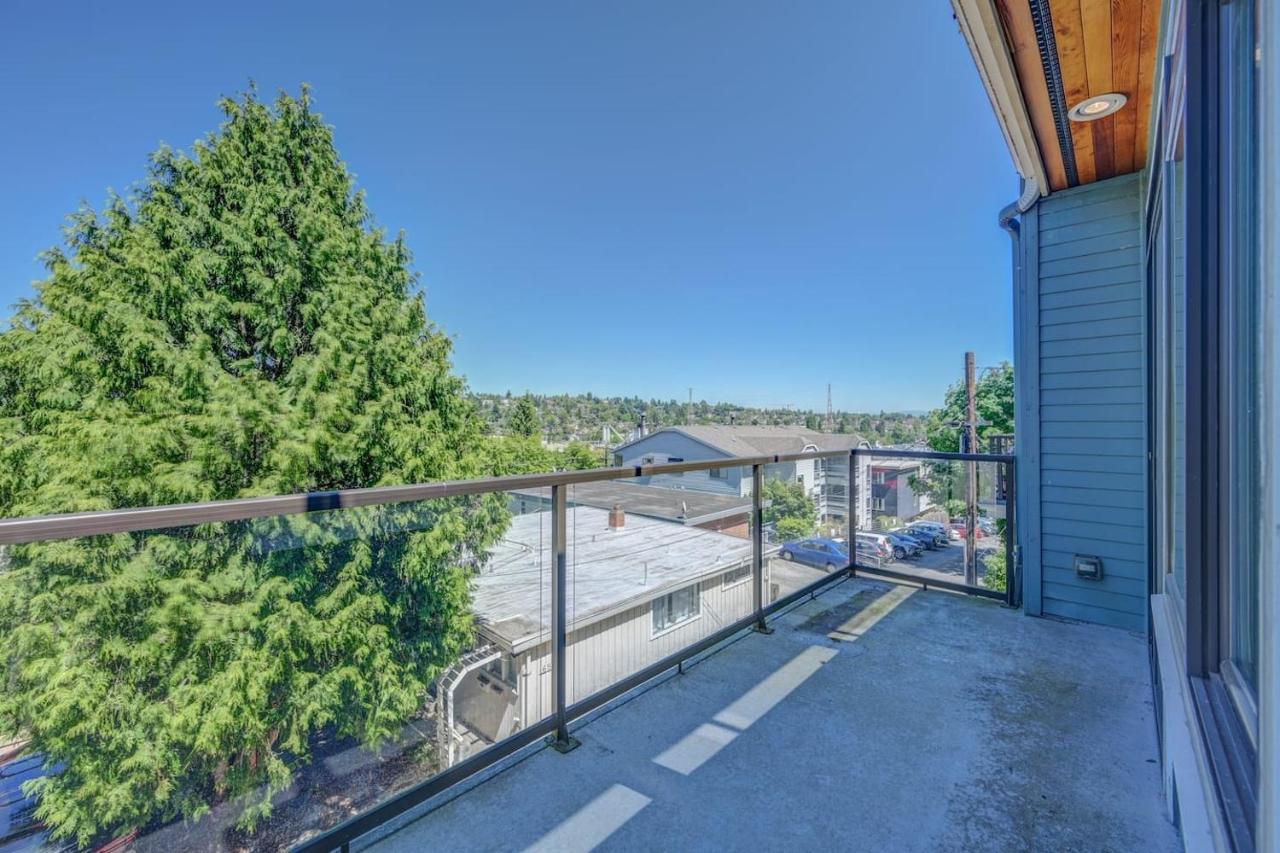 Holiday home 5 Min To Downtown Seattle! 3br & 2ba Cozy Townhome Townhouse *