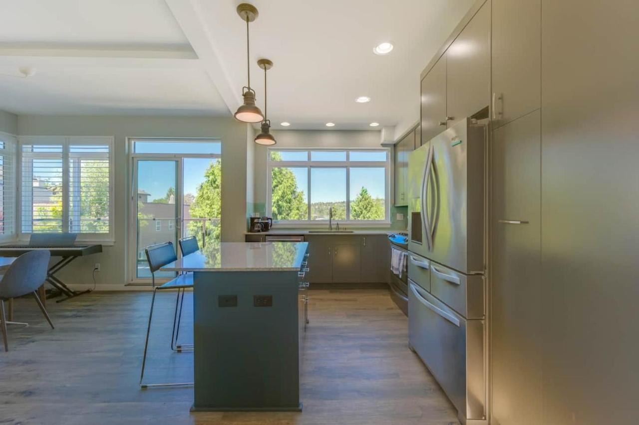 5 Min To Downtown Seattle! 3br & 2ba Cozy Townhome Townhouse Holiday home Seattle