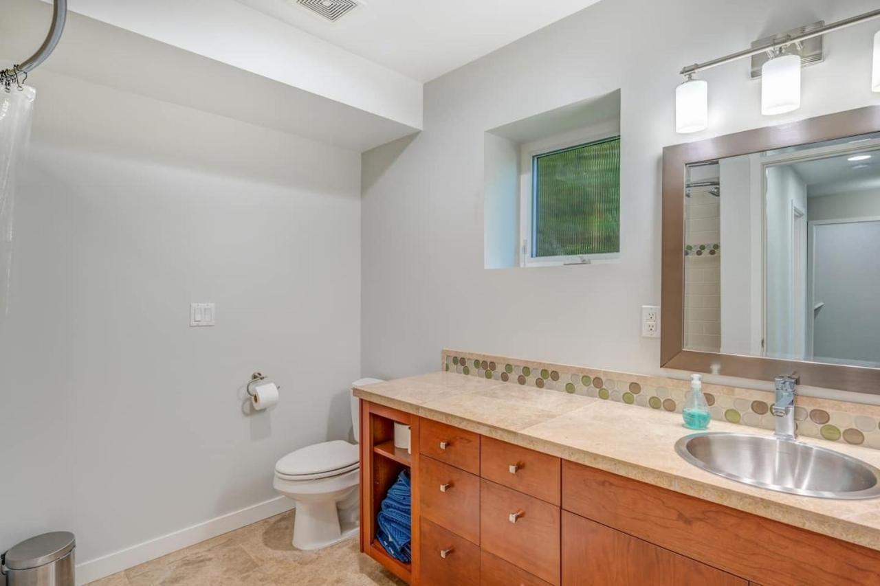 Holiday home 5 Min To Downtown Seattle! 3br & 2ba Cozy Townhome Townhouse *