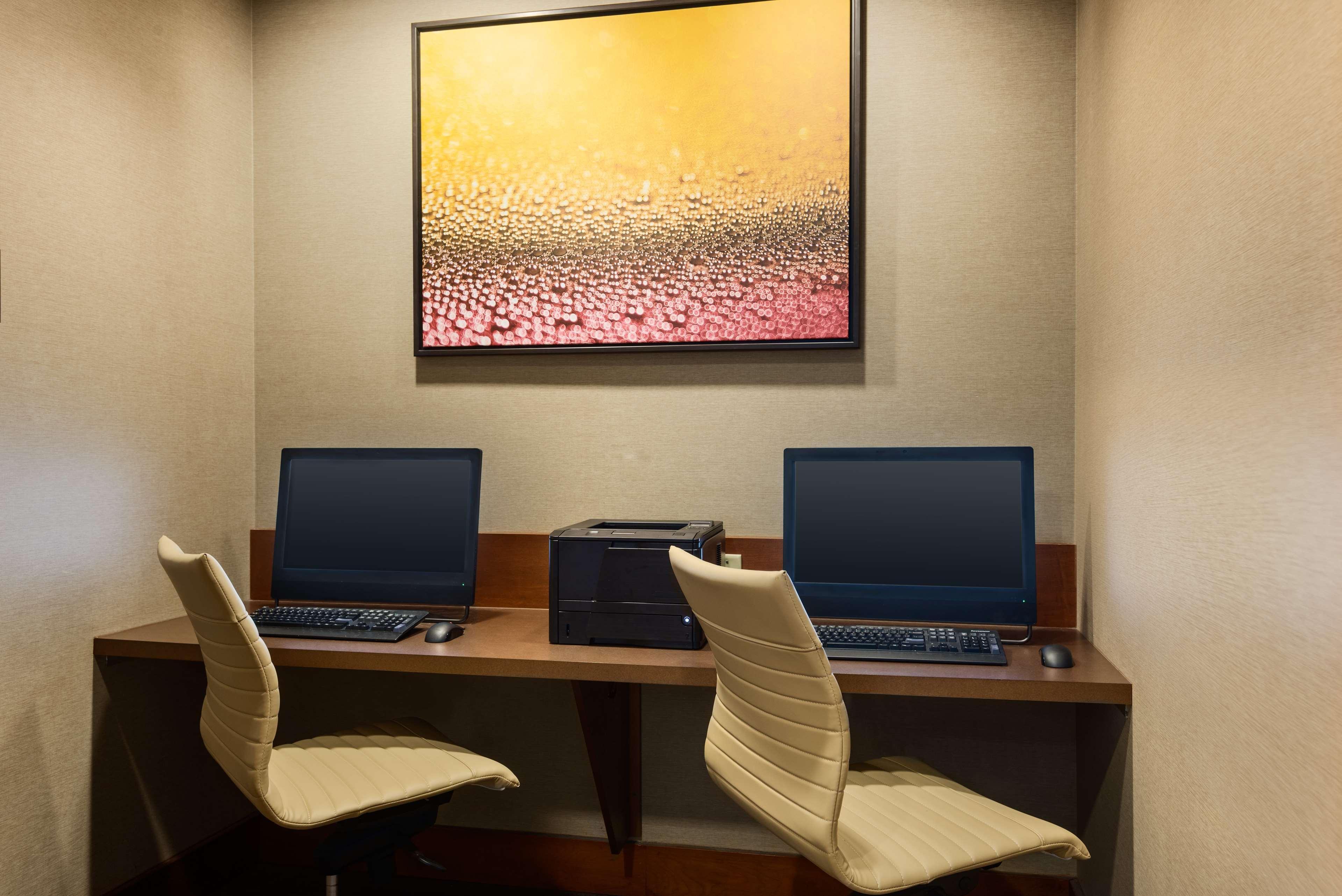 Hyatt Place Downtown 3*