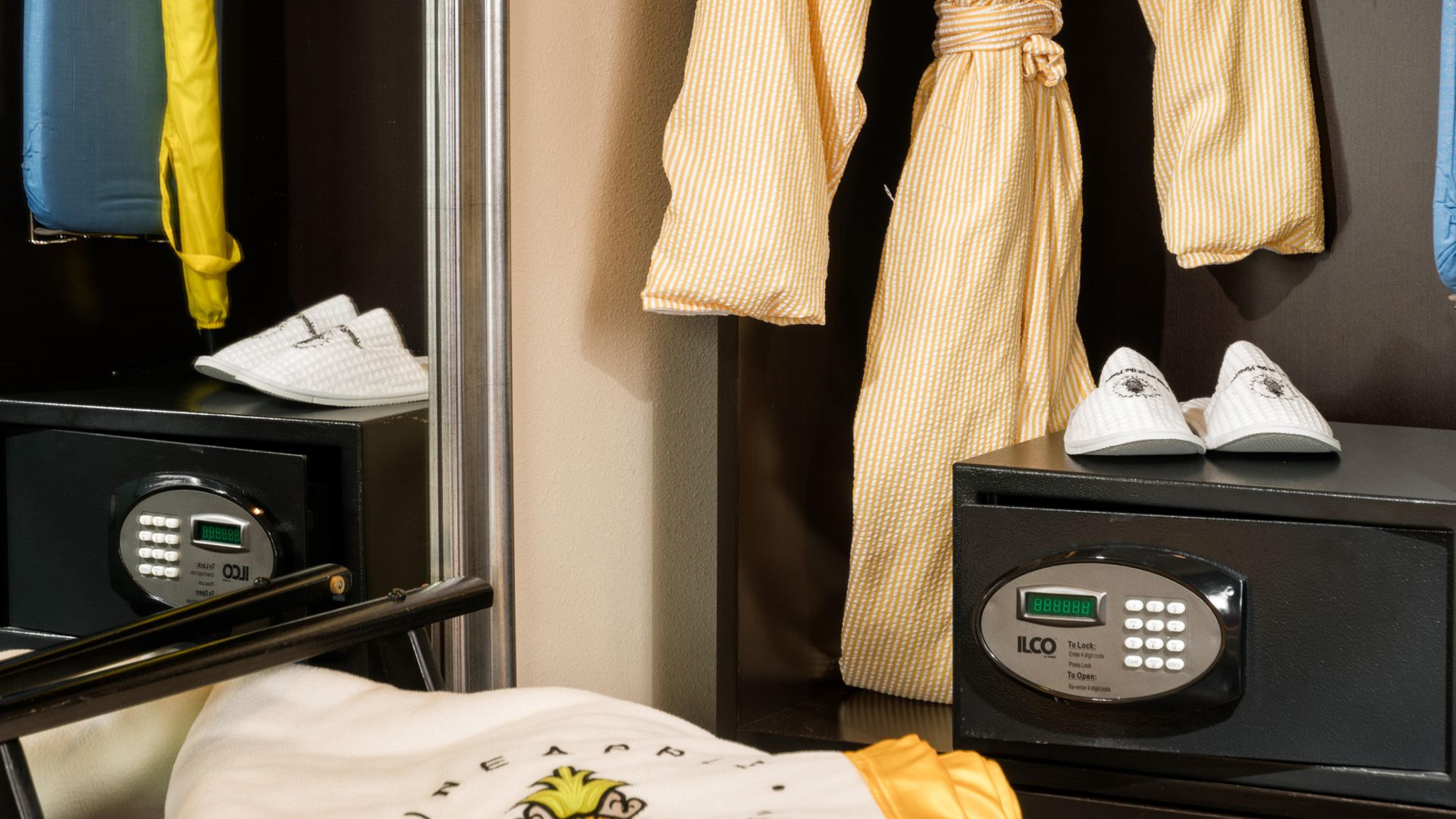 Staypineapple, The Maxwell Hotel, Center Hotel Seattle