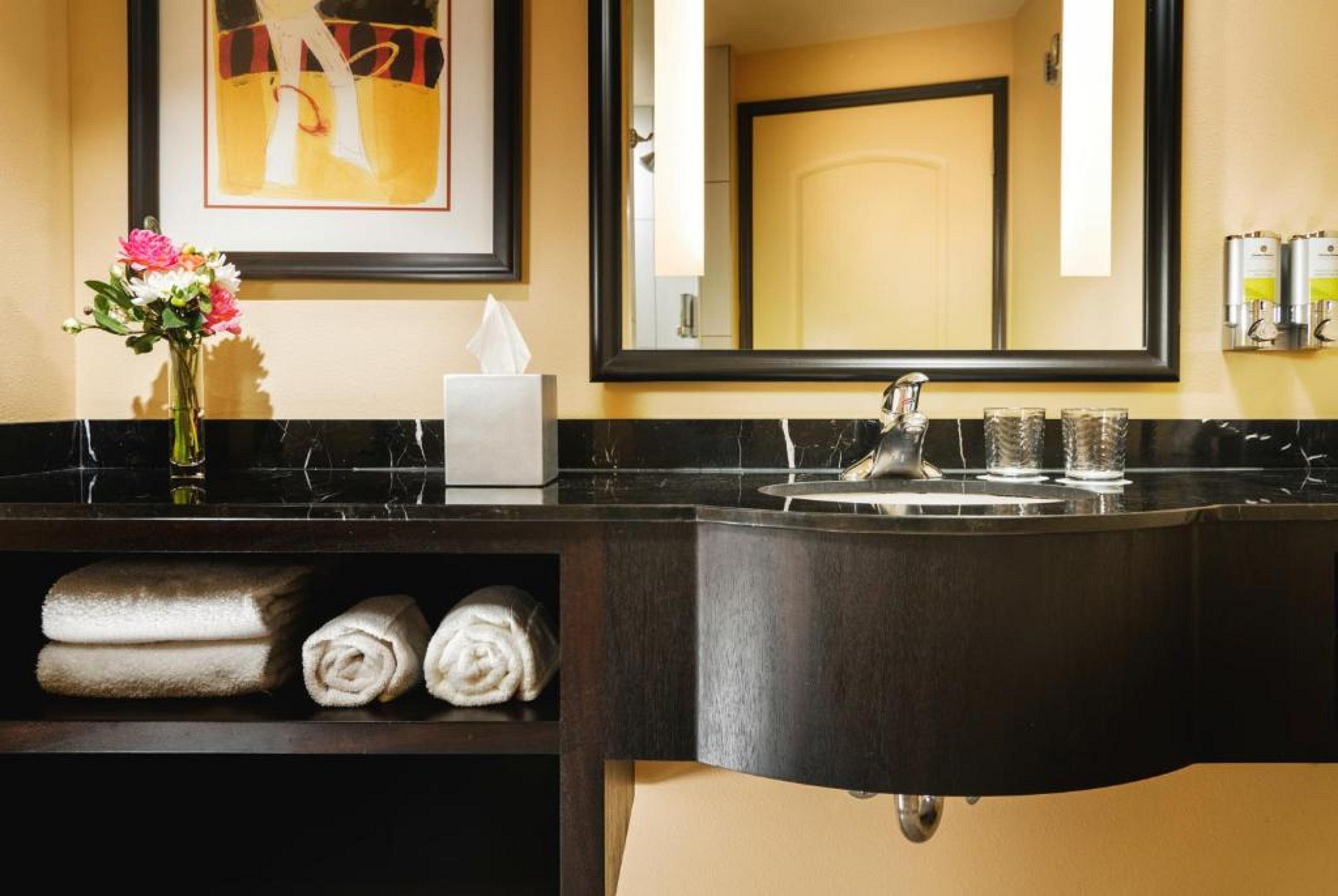 Staypineapple, The Maxwell Hotel, Center Seattle