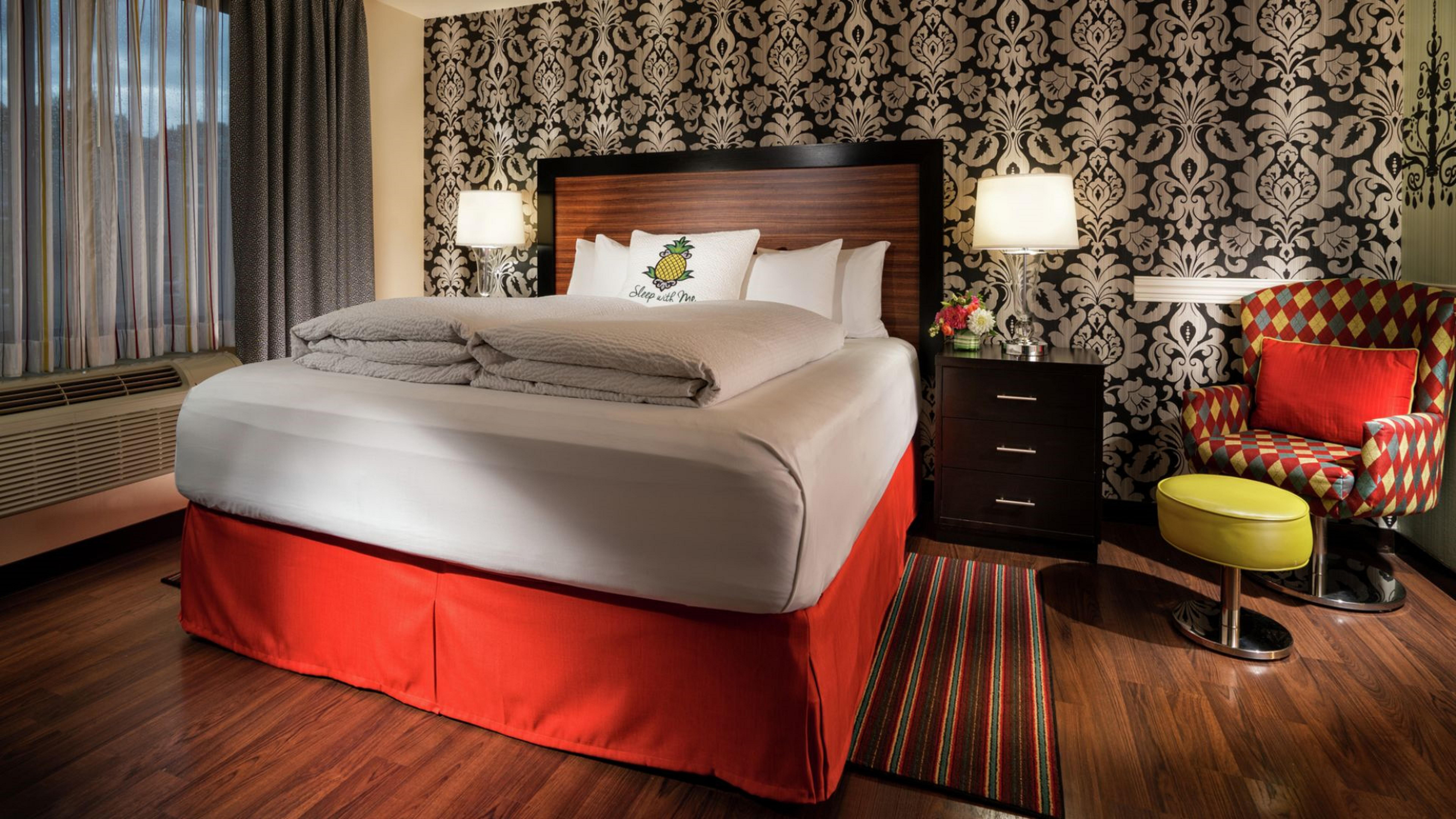 Hotel Staypineapple, The Maxwell Hotel, Center