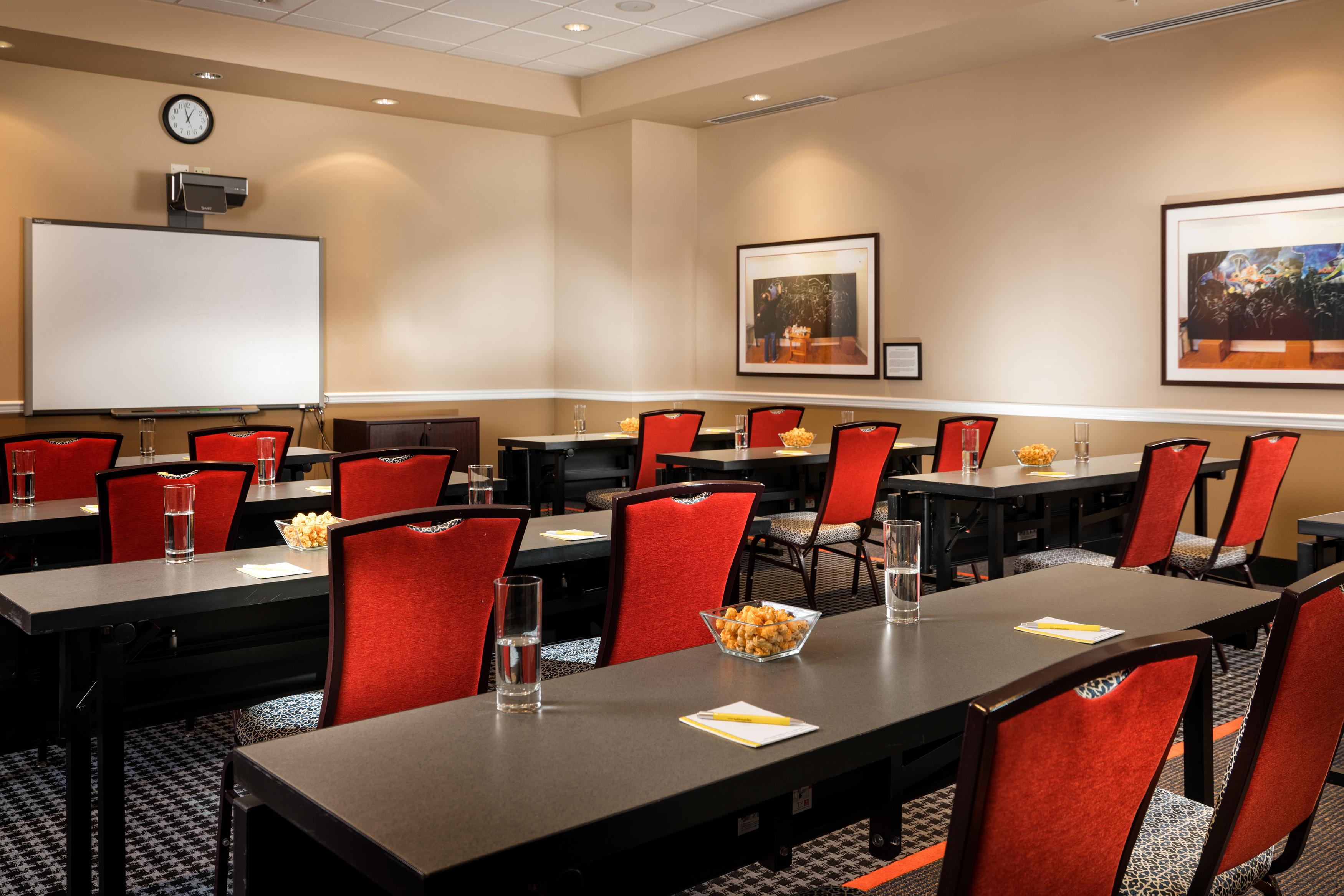 Staypineapple, The Maxwell Hotel, Center