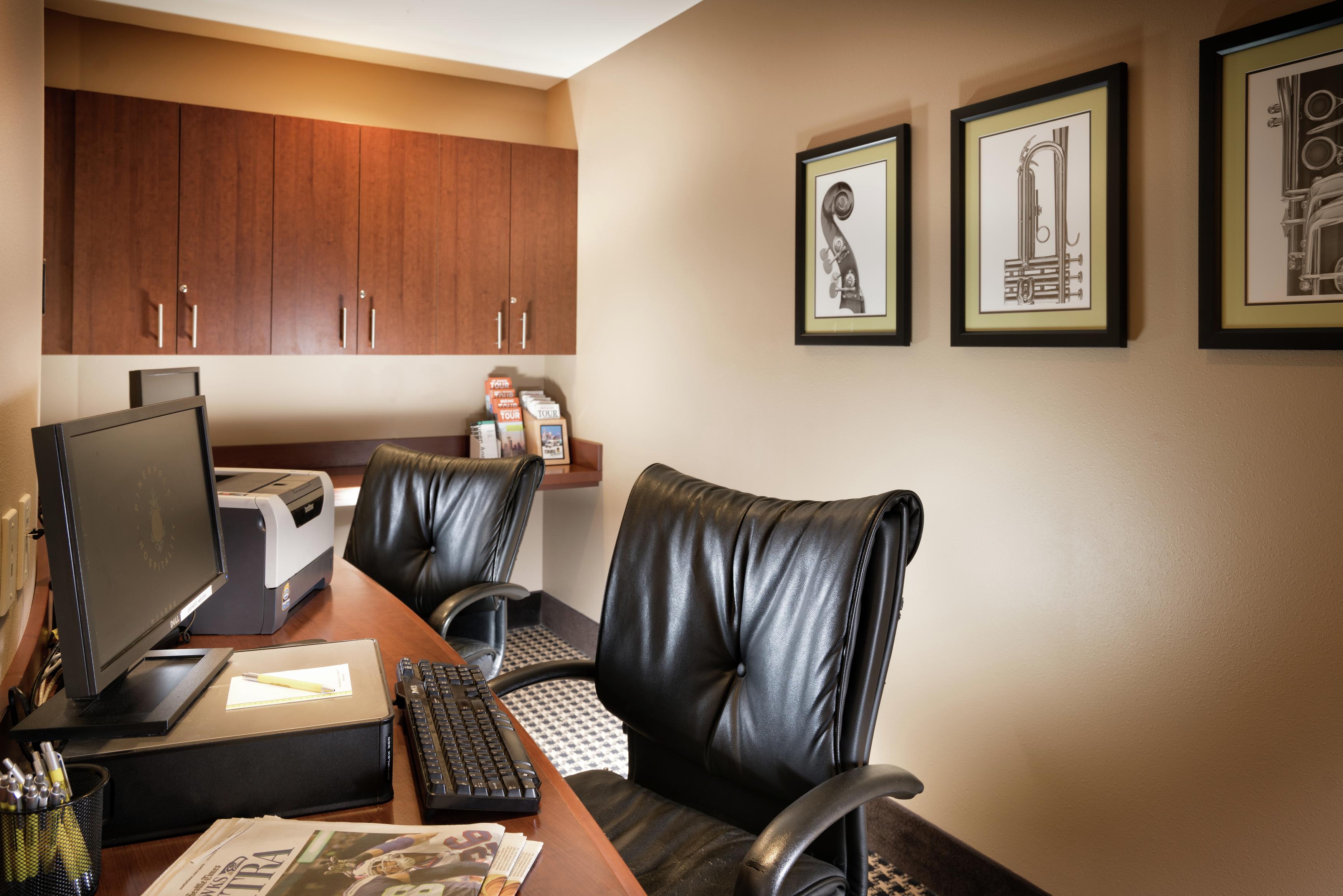 Staypineapple, The Maxwell Hotel, Center