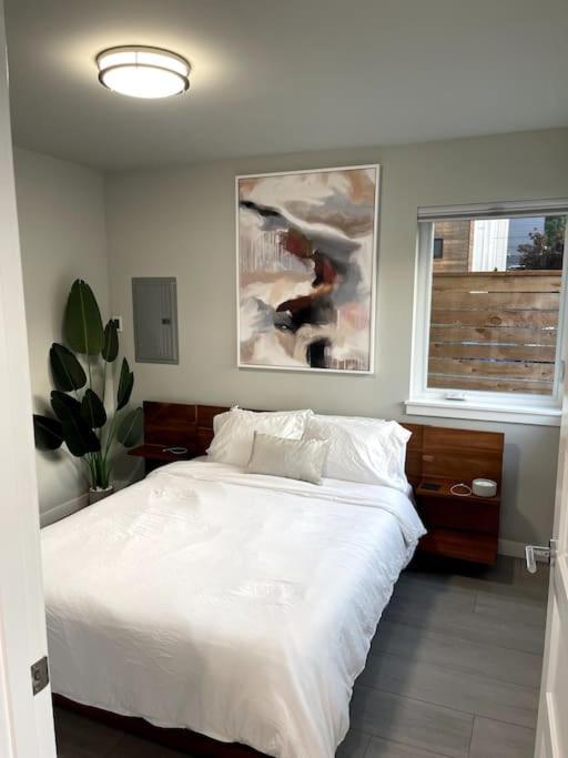 Seattle's New Modern Townhouse W/ Private Rooftop Holiday home