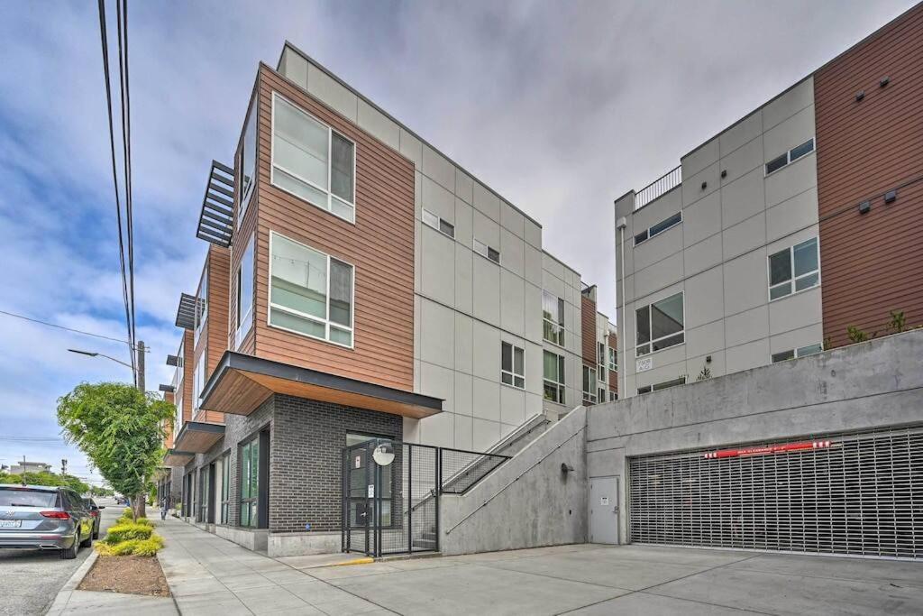 Stylish Ballard 15 Mins From Space Needle