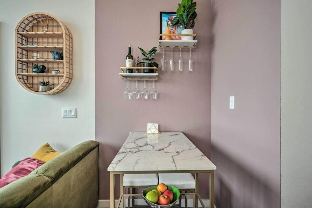 Stylish Ballard 15 Mins From Space Needle Apartment