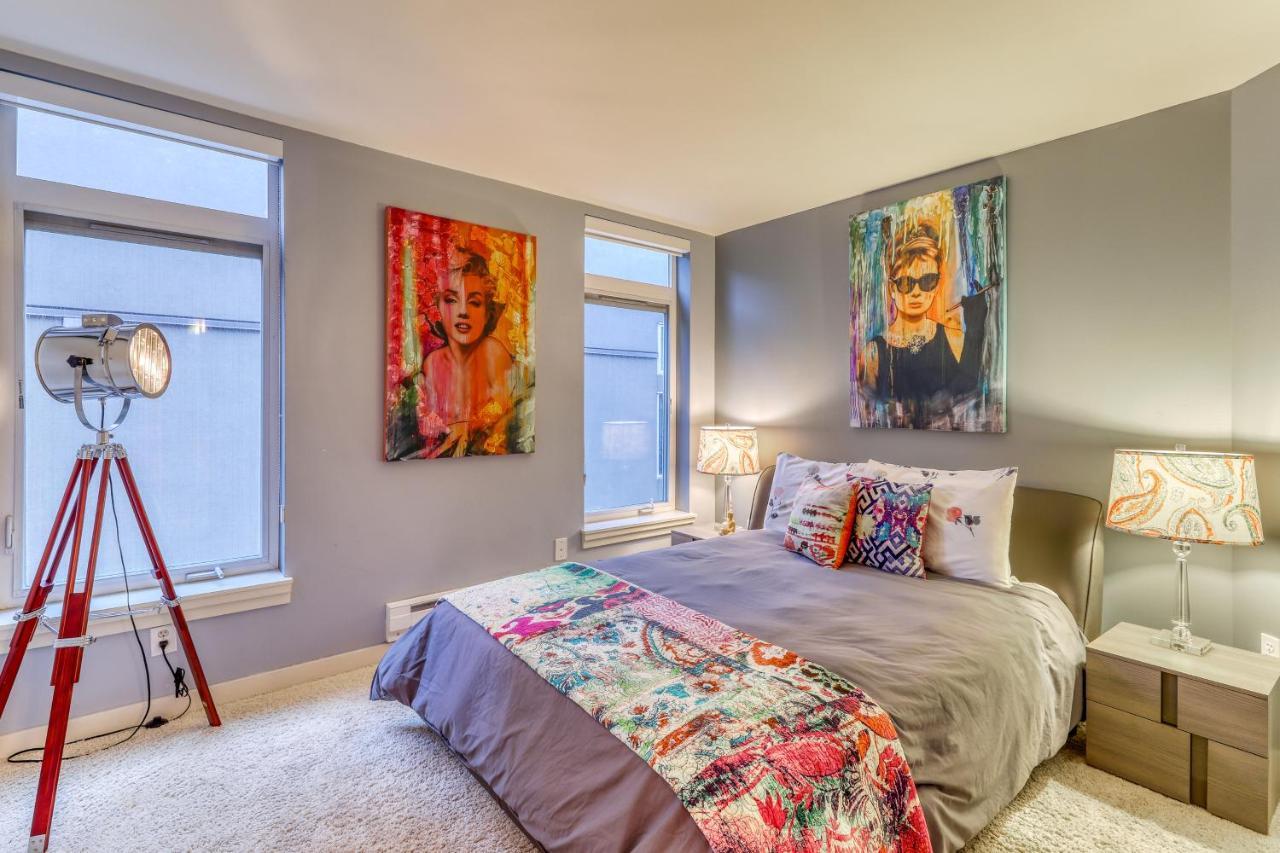Apartment Belltown Court Sunset