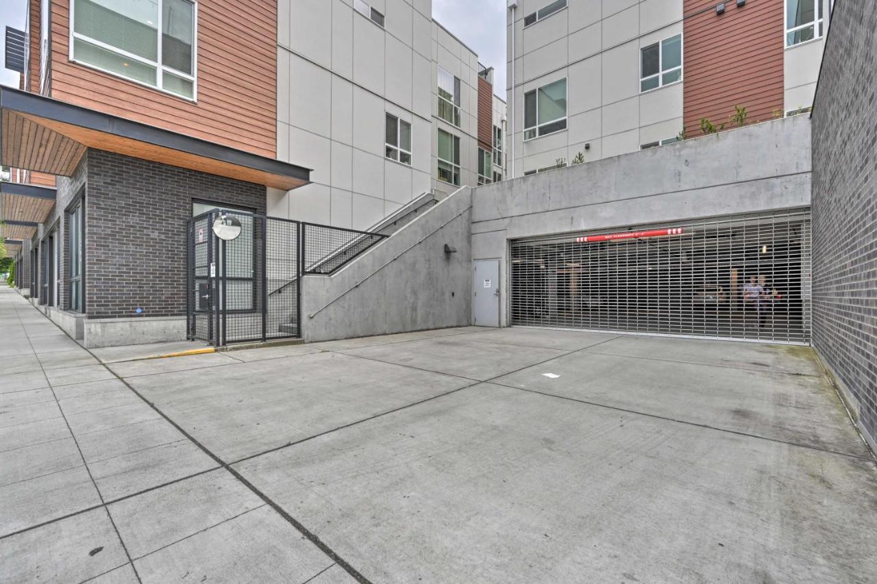 Stylish Townhome In Ballard