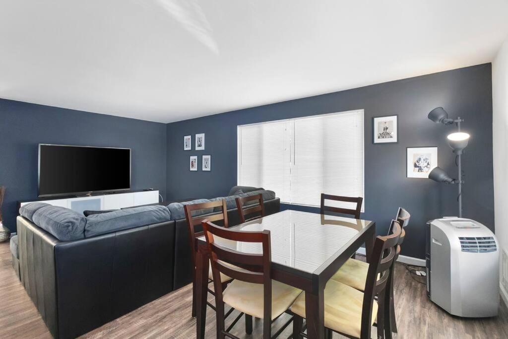 Epicurean Remodel In Location. Apartment *