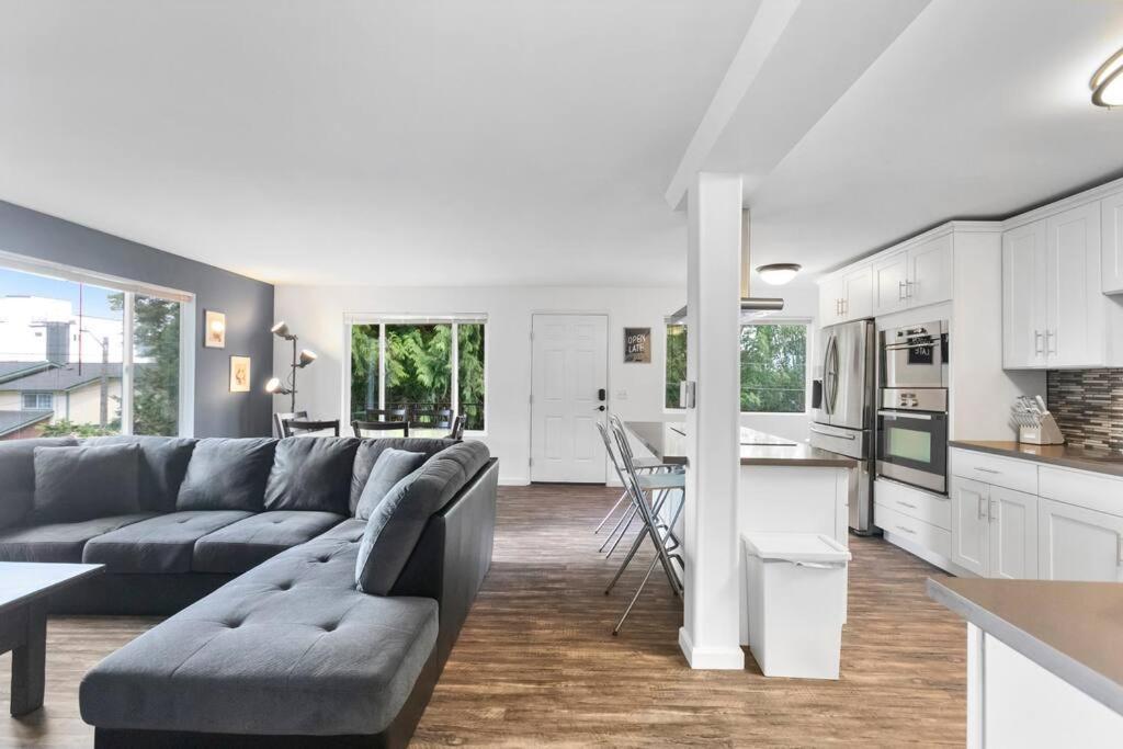 Epicurean Remodel In Location. Apartment