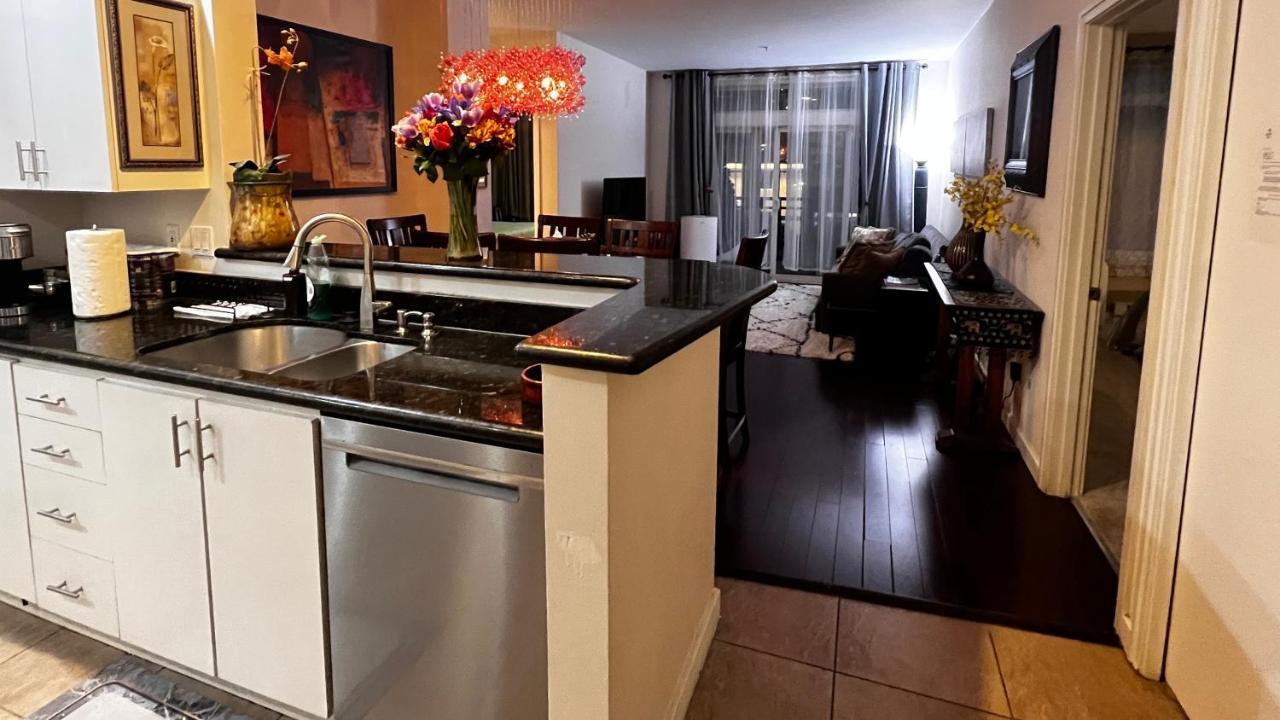 Apartment Cozy Nearby Attractions Center