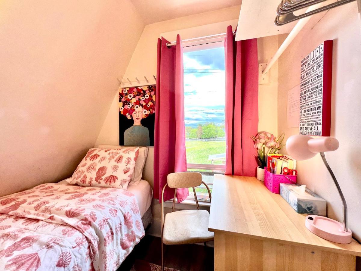 Homestay Private Tiny With Shared Bathroom Near Seatac Airport And Downtown Seattle