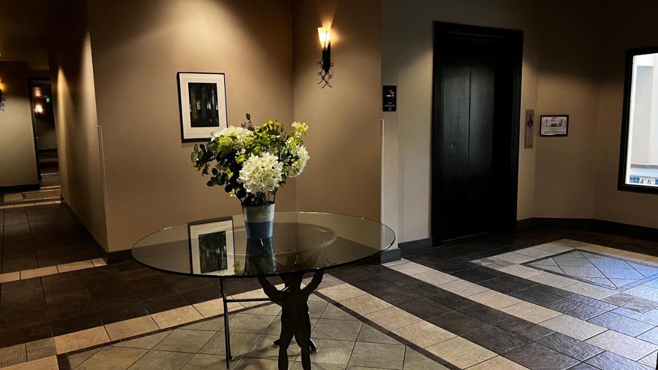 Cozy Nearby Attractions Center Apartment *